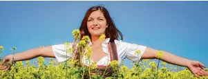  ?? Foto: Countrypix­el, Fotolia.com ?? Das Dirndl gehört für viele Frauen einfach zum Volksfestb­esuch dazu. Heuer sind edle Stoffe besonders an gesagt.