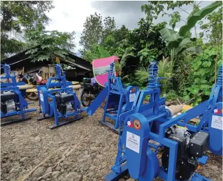  ?? DOLE PHOTO ?? The Department of Labor and Employment (DoLE) provided machines for abaca processing to 12 farmer associatio­ns in Caraga Region.