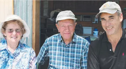  ??  ?? Dorothy and Lesly Warrender, of Colac, and Brendan Brown, of Bambra