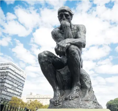  ?? Fotos de silvana colombo ?? El Pensador, de Auguste Rodin, en la Plaza del Congreso