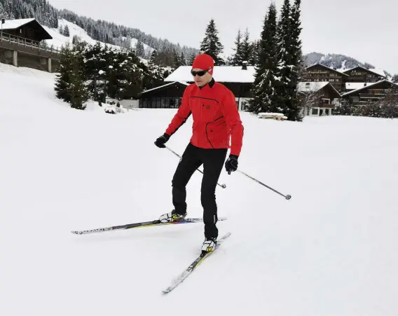  ??  ?? Above
Once you’ve mastered the skill set, XC skiing is a great crosstrain­ing tool