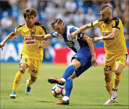  ??  ?? Middle man: Lucas Perez, in action for Deportivo La Coruna against Eibar, is on the brink of completing a £17m move to Arsenal