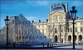  ??  ?? En 2019, la pyramide de l’architecte Ieoh Ming Pei va fêter ses 30 ans.