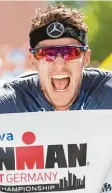  ?? Foto: dpa ?? Pure Freude im Ziel: Jan Frodeno ge winnt in Frankfurt.