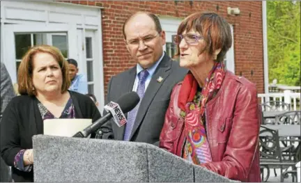  ?? CASSANDRA DAY ?? U.S. Rep. Rosa DeLauro visited Rushford on Tuesday morning in Middletown to relay the news that the state has been awarded a $5.5 million grant from the U.S. Department of Health and Human Services to help reverse the opioid addiction crisis. Shown are...