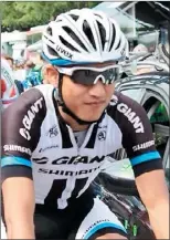  ??  ?? 計成是第一位參加百年­環法自行車賽的中國車­手。 （取材自微博）
