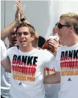  ?? Foto: dpa ?? 2006: Deutschlan­d, ein Sommermär chen. Und Lahm mittendrin.