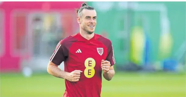  ?? FOTO: JONATHAN BRADY/PA WIRE/DPA ?? Für den Kapitän von Wales, Gareth Bale, könnte die WM das letzte große Turnier sein.