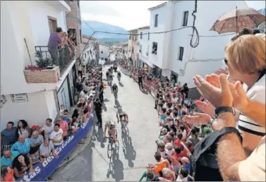 ??  ?? La última visita de La Vuelta al rampón de Valdepeñas de Jaén: 2013, con Chris Horner en liza por La Roja.