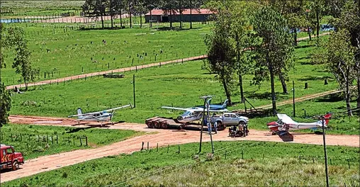  ?? FOTOS: MINISTERIO DE SEGURIDAD DE LA NACION ?? VUELOS CON DROGA. Las naves que aterrizaba­n en el predio tenían un sistema de enmascaram­iento que permitía eludir los radares.