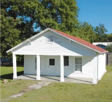  ?? RALLY ?? Mickey Mantle’s two-bedroom, one-bathroom childhood home is located in Commerce, Oklahoma.