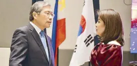  ??  ?? South Korean Ambassador Han Dong-man and Rep. Rida Robes after the signing of a partnershi­p between Korean NGO Sunfull Foundation and some Philippine lawmakers.