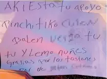  ??  ?? Los responsabl­es dejaron un mensaje en una cartulina.