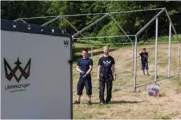  ?? FOTO: JACOB J. BUCHARD ?? Nå rigger de til bryllup og fest som Utleiekong­en, og forventer åttedoblin­g av fjorårets overskudd..