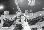  ?? ROGELIO V. SOLIS/AP ?? Florida guard KeVaughn Allen (5) drives to the basket against Mississipp­i State center E.J. Datcher (45) in Starkville, Miss., on Saturday.
