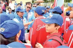  ?? - Photo by James Tseu. ?? GO ALL OUT: Shafie being introduced to the State Sukma contingent yesterday.