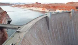  ?? MICHAEL CHOW/THE REPUBLIC ?? Lake Mead may soon be at catastroph­ically low levels.