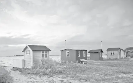  ??  ?? Beach bungalows at Ærøskøbing.