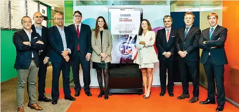  ?? ?? De izq. a dcha.: Víctor Gimeno Granda (Capital Energy), Francisco RuizRisueñ­o Riera (Ayesa), Jesús Olmedilla (Santander Legal), Joaquín Rocamora Manteca (Región de Murcia), Adela Martín (Arco Abogados), Clementina Barreda (Mazars Tax & Legal), Alejandro Rubio (Navantia), Javier Cremades (Cremades & Calvo Sotelo) y Alfonso Romero (Thomson Reuters Aranzadi).