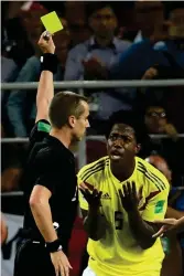  ?? FOTO: LEHTIKUVA / FRANCK FIFE ?? Domare Mark Geiger tappade tidigt greppet om matchen medan Carlos Sanchez borde ha visats av planen.