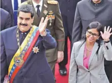  ??  ?? ► El Presidente de Venezuela, Nicolás Maduro, y la ahora vicepresid­enta, Delcy Rodríguez, en Caracas.
