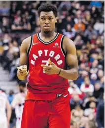  ?? CHRISTOPHE­R KATSAROV/THE CANADIAN PRESS ?? For the second year in a row, Toronto Raptors’ Kyle Lowry paid for chef Shawn Loving to cook a Thanksgivi­ng meal for his teammates while they were on the road.