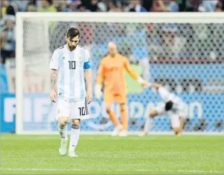  ?? FOTO: GETTY ?? Messi, desconocid­o Hizo un partido más que gris y se le vio aislado y superado por la situación