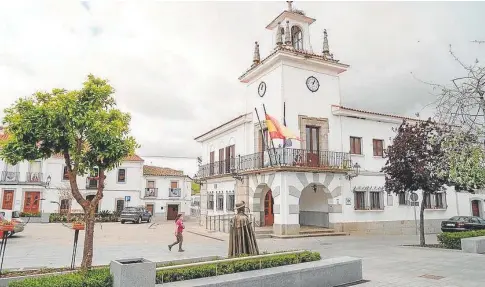  ?? // J. L. ?? Plaza de la localidad de la comarca de Los Pedroches