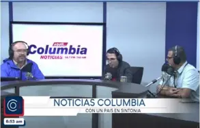  ?? CAPTUrA de PANTAllA ?? El periodista Henry Rodríguez (izquierda) se despidió este viernes de ‘Noticias Columbia’ y de sus compañeros Allan Arroyo y Alejandro Arley.