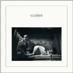  ??  ?? La pochette de Closer est réalisée par Peter Saville, célèbre directeur artistique de Factory Records