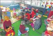  ?? HT PHOTO ?? Children playing inside a pink booth set up in Kalpa in Kinnaur district on Saturday.