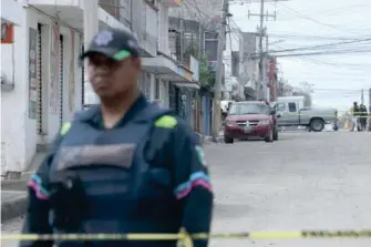  ?? /ERIK GUZMÁN ?? Sujetos en motociclet­as atacaron a balazos a la víctima