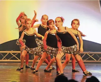  ?? FOTO: ANDREAS PROBST (ARCHIV) ?? Die Duisburger Tanztage sind das größte Event für Tanz-Amateure in Deutschlan­d.