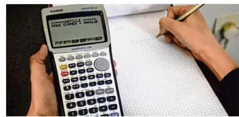  ??  ?? Les bacheliers 2018 pourront utiliser la mémoire de leur calculatri­ce.