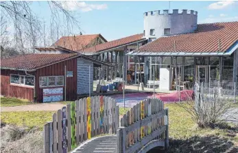  ?? FOTO: HERLINDE GROSS ?? Die Kinderburg in Denkingen platzt aus allen Nähten. Deshalb erhält sie in den nächsten Monaten einen Anbau.