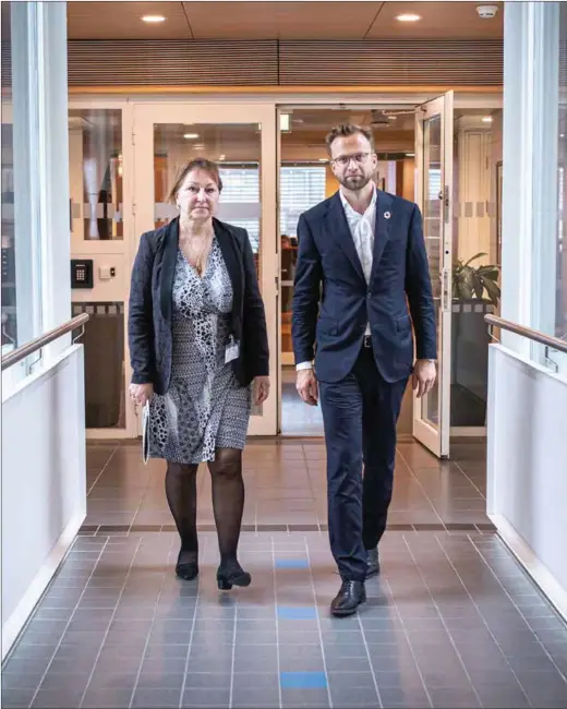  ?? Foto: Siri Øverland Eriksen ?? KS-styreleder Gunn Marit Helgesen og digitalise­ringsminis­ter Nikolai Astrup (H) går sammen om en felles strategi for å samkjøre offentlig informasjo­n på nett.