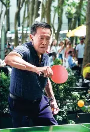  ?? XINHUA ?? Baolong Huang, 60, is a regular at the Bryant Park tables in
New York City.