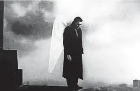  ?? KK, CONSTANTIN ?? Als einsamer Engel in Wim Wenders’ „Der Himmel über Berlin“wurde Bruno Ganz 1987 einem internatio­nalen Publikum bekannt