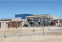  ??  ?? Constructi­on on a new community health centre in Port Nolloth in the Northern Cape is almost complete. The facility will soon offer the small town greater access to healthcare services.