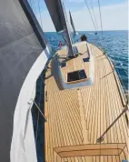  ??  ?? ABOVE: Aside from the beautiful handlaid teak deck, look how narrow the sheeting angle is to the mast