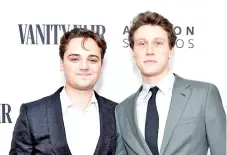  ?? — AFP photo ?? Chapman (left) and MacKay attend The Vanity Fair x Amazon Studios 2020 Awards Season Celebratio­n at San Vicente Bungalows in West Hollywood, California.