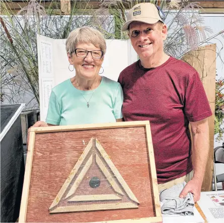  ?? CAROLE MORRIS-UNDERHILL ?? Thelma and Wayne MacDonald were looking for a hobby they could do together. They discovered a shared passion for beekeeping and have since started a club.