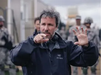  ?? PARAMOUNT PICTURES ?? Denis Villeneuve on the set of Arrival, which should soon exceed $200 million (U.S.) in worldwide ticket sales.