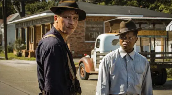  ?? NETFLIX ?? Mudbound, directed by Dee Rees, stars Garrett Hedlund, left, and Jason Mitchell.