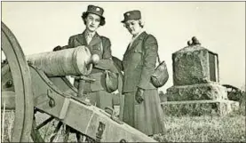  ?? / Contribute­d ?? Two members of the Women’s Army Corps touring Chickamaug­a Battlefiel­d in World War II.