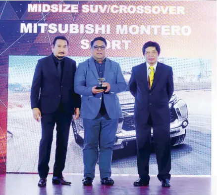  ??  ?? (From left) Butch Gamboa, Chairman CEO of Sunshine Television (STV), organizer of the AFPCAAFMCA; Froilan
Dytianquin, MMPC FVP for Vehicle Sales and Marketing, and Gerry Aquino, Awards Committee Chairman