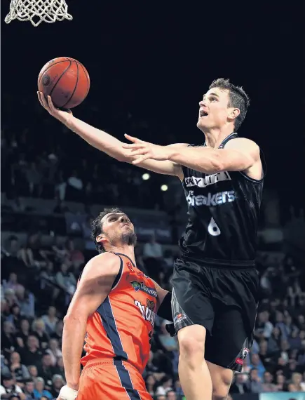  ?? Picture / Photosport ?? NZ Breakers Kirk Penney couldn’t help carry the Breakers to victory at home to the Taipans last night.