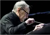  ??  ?? Direttore d’orchestra Ennio Morricone sul podio: ha diretto l’ultimo concerto nel giugno del 2019