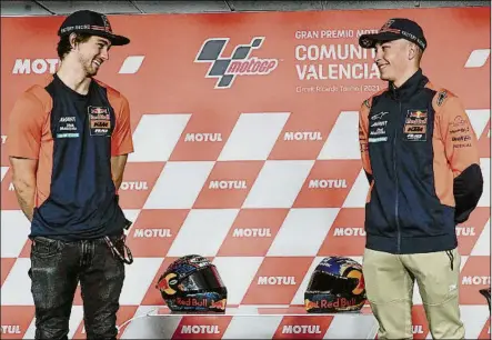  ?? FOTO: MOTOGP.COM ?? Remy Gardner y Raúl Fernández Al final de la rueda de prensa de los dos candidatos al título de Moto2 en Cheste