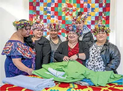  ?? KAVINDA HERATH/STUFF ?? Special connection­s are formed when Cook Island women come together to create. From left are Tere Papatuna, Turi Tonga, Telnia Karena, Mata Teariki, Alisha Brown and None Pianui who created artwork for the Raverave ia e te Rima Inangaro – Crafted with Love exhibition.